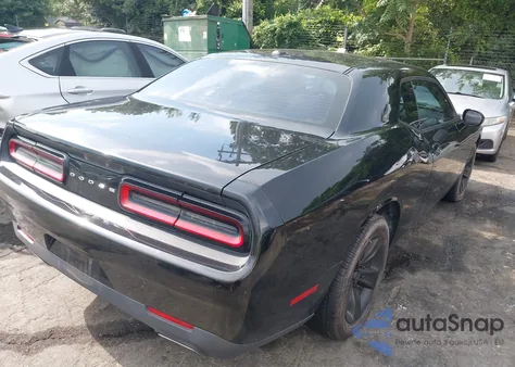 2015 Dodge Challenger Sxt z USA, uszkodzony, nr VIN 2C3CDZAG8FH719491